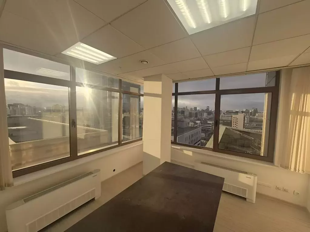 Офис в Свердловская область, Екатеринбург ул. Красноармейская, 10 (52 ... - Фото 1