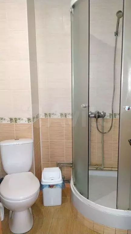 Комната 45 м, 2/2 эт. - Фото 1