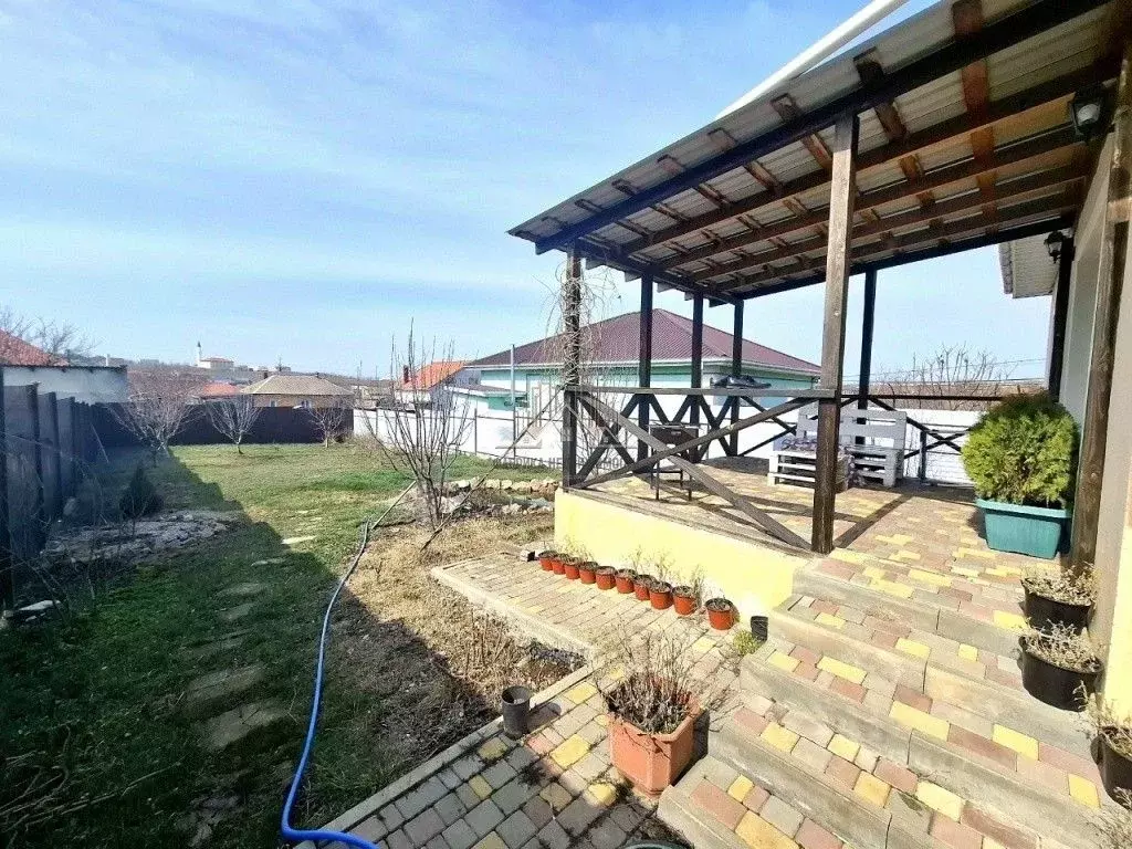 Дом в Крым, Симферопольский район, Добровское с/пос, с. Пионерское ул. ... - Фото 2