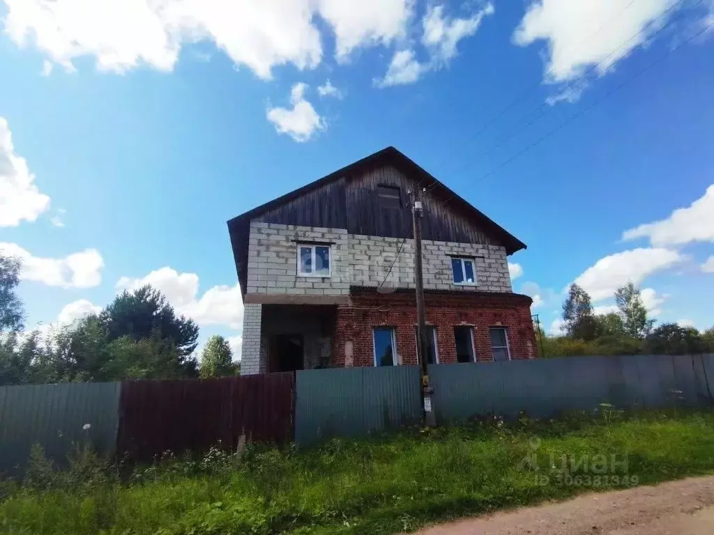 Дом в Тверская область, Кашинский городской округ, д. Давыдово  (242 ... - Фото 1