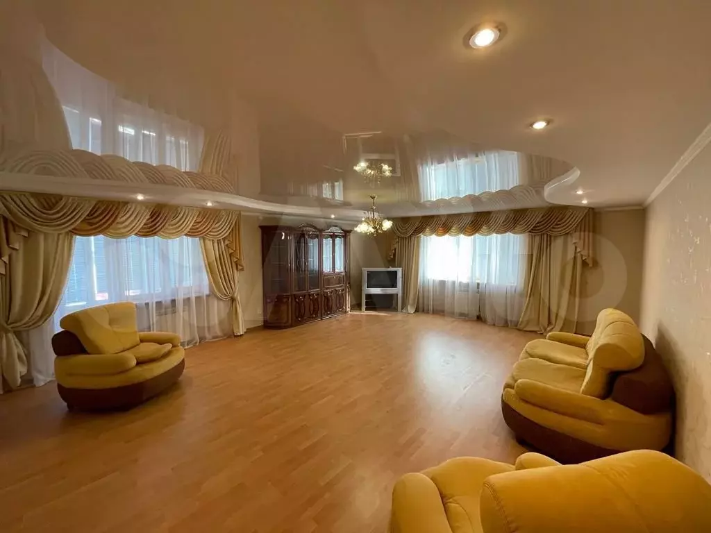 3-к. квартира, 110 м, 8/10 эт. - Фото 0