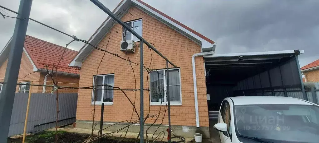 Дом в Краснодарский край, Динской район, Новотитаровская ст-ца ул. ... - Фото 1