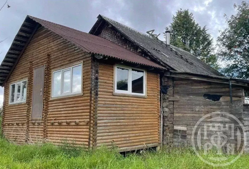 Дом в Ленинградская область, Тихвинский район, Шугозерское с/пос, д. ... - Фото 2