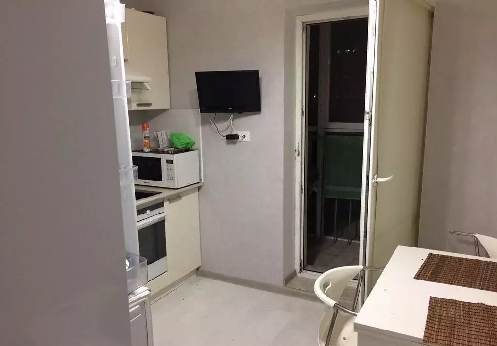 1-к кв. Саха (Якутия), Ленский район, Витим пгт ул. Оболенских, 12А ... - Фото 1