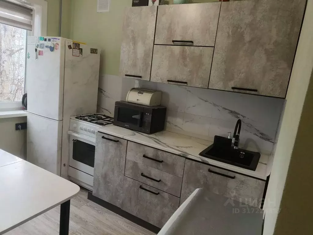 2-к кв. Иркутская область, Ангарск 9-й мкр, 86 (45.0 м) - Фото 0
