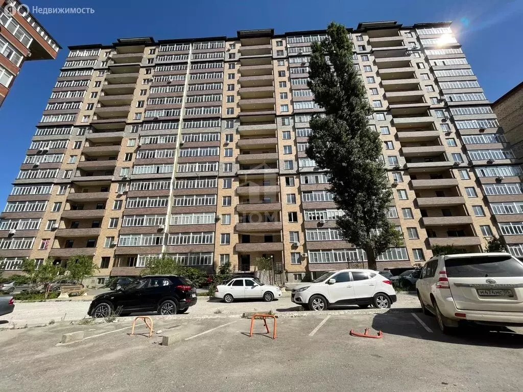 3-комнатная квартира: Махачкала, улица Батырая, 136М (120 м) - Фото 1