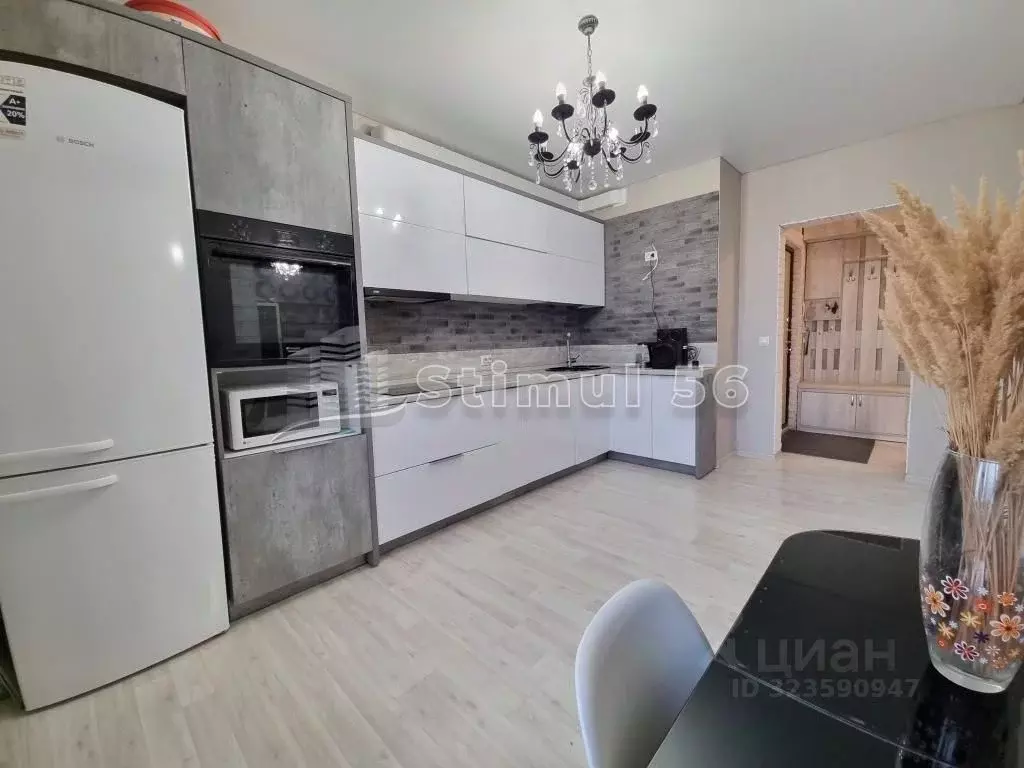 3-к кв. Оренбургская область, Оренбург просп. Победы, 157/2 (70.9 м) - Фото 1