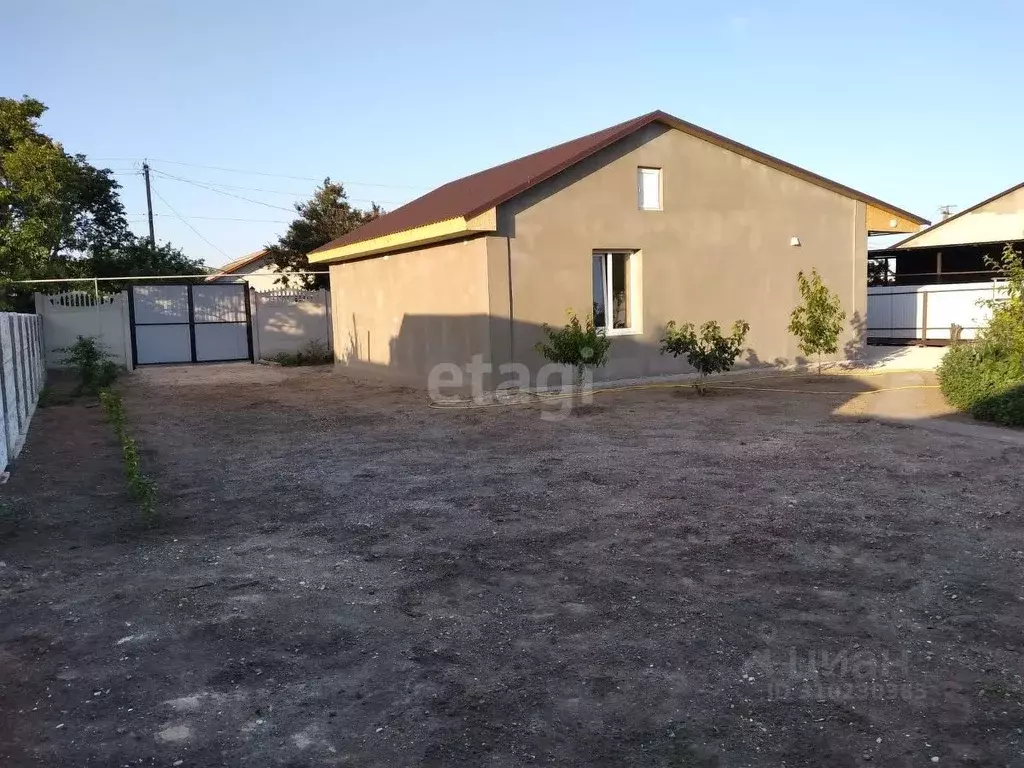 Дом в Крым, Черноморский район, с. Новоивановка ул. Маяковского, 11 ... - Фото 0