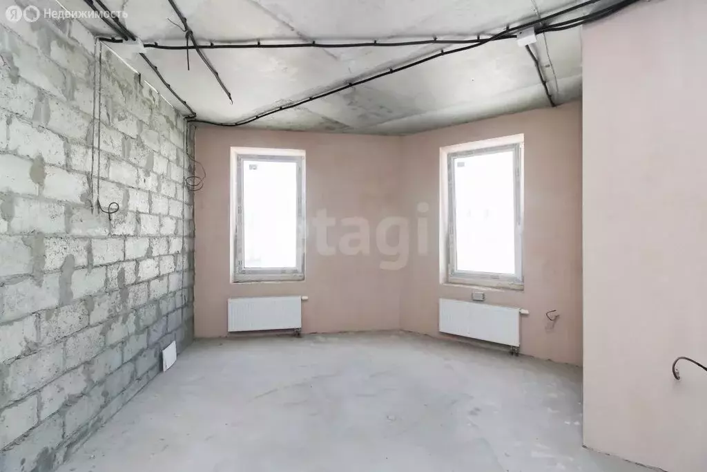 2-комнатная квартира: Тюмень, улица Монтажников, 36 (65.5 м) - Фото 2