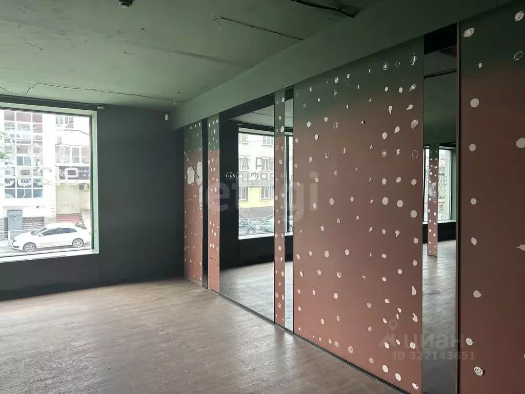 Помещение свободного назначения в Тюменская область, Тюмень ул. ... - Фото 1