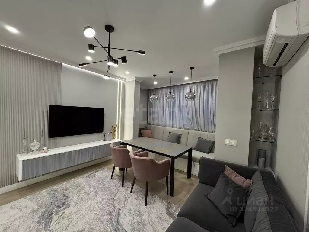 2-к кв. Белгородская область, Белгород ул. Апанасенко, 97 (70.0 м) - Фото 1