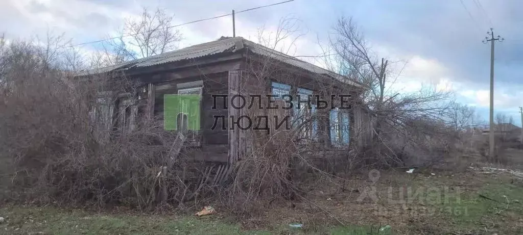 Дом в Саратовская область, Энгельсский район, Красноярское ... - Фото 0