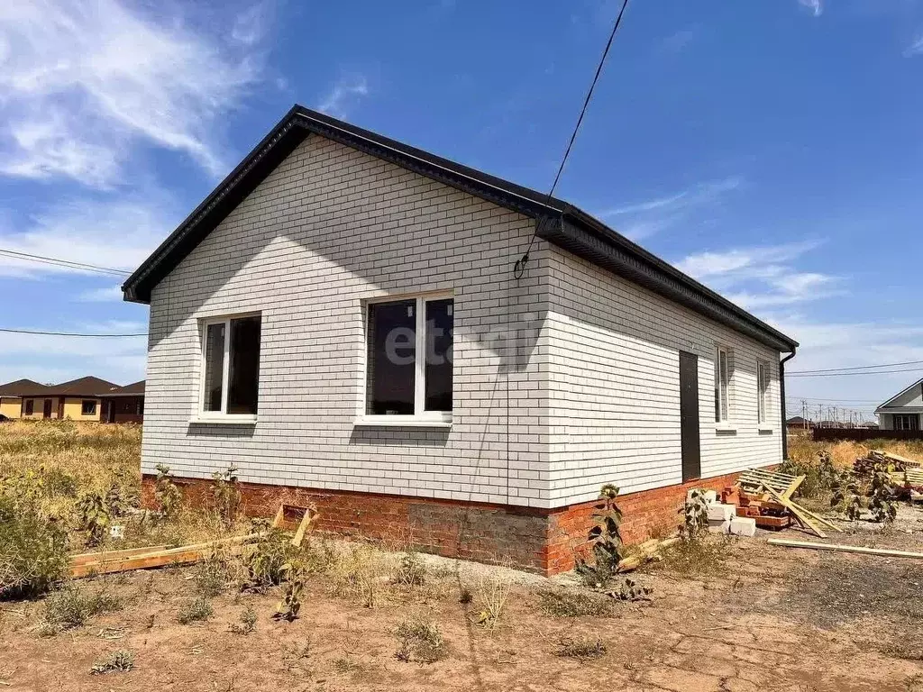 Дом в Ростовская область, Неклиновский район, Новобессергеневское ... - Фото 1