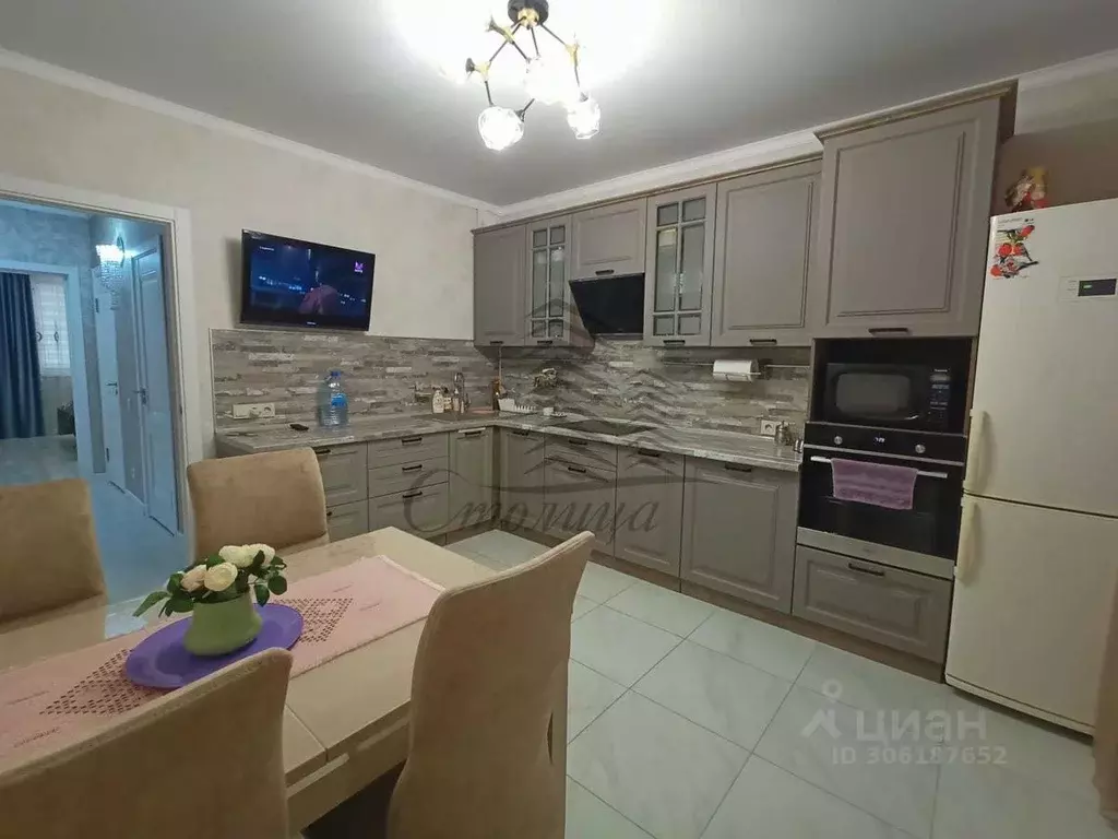 2-к кв. Белгородская область, Старый Оскол Степной мкр, 31 (61.0 м) - Фото 1