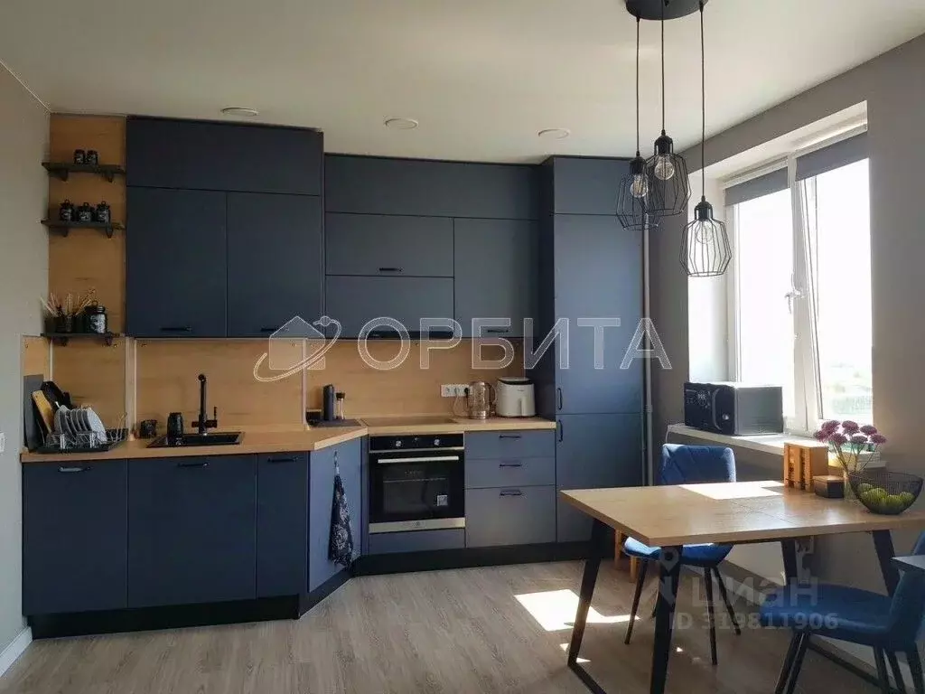 1-к кв. Тюменская область, Тюмень ул. 50 лет Октября, 75к2 (49.1 м) - Фото 0