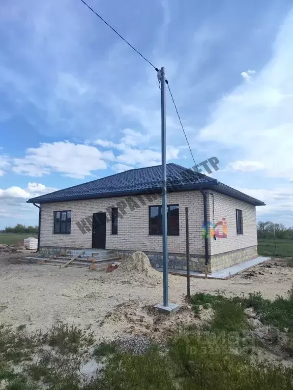 Дом в Калмыкия, Элиста ул. Имени Гари Хохолова (103 м) - Фото 2