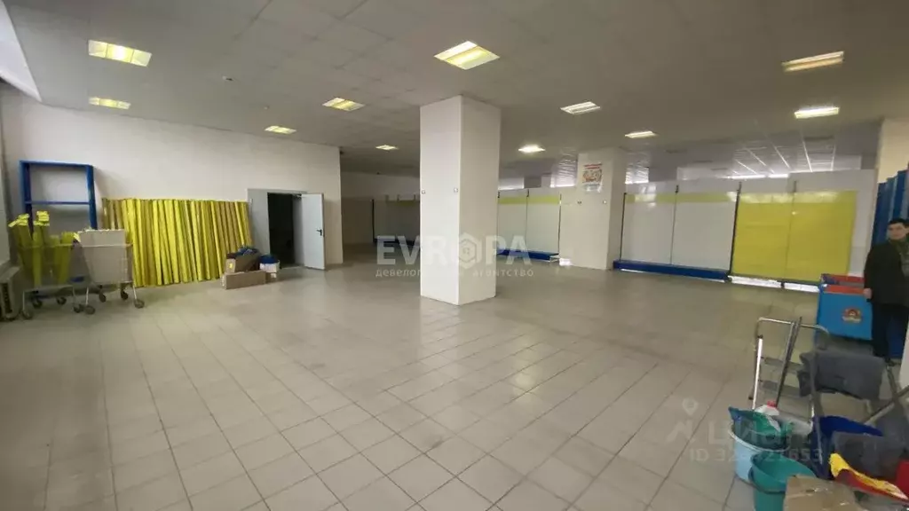 Торговая площадь в Ульяновская область, Ульяновск просп. Гая, 71 (300 ... - Фото 1