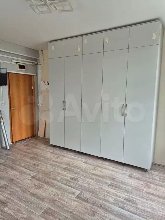 Комната 18 м в 3-к., 3/3 эт. - Фото 1