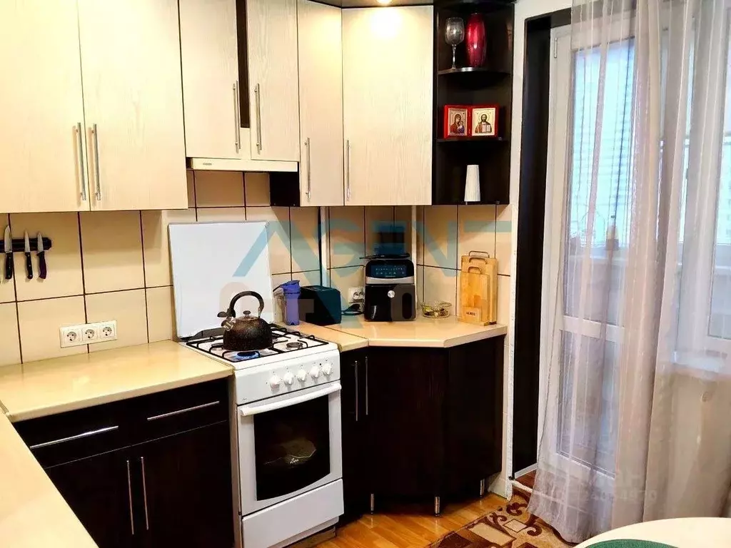 3-к кв. Белгородская область, Белгород ул. Есенина, 16 (62.0 м) - Фото 1