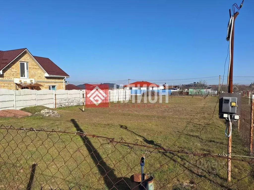 Участок в Крым, Симферопольский район, Перовское с/пос, Новозбурьевка ... - Фото 1