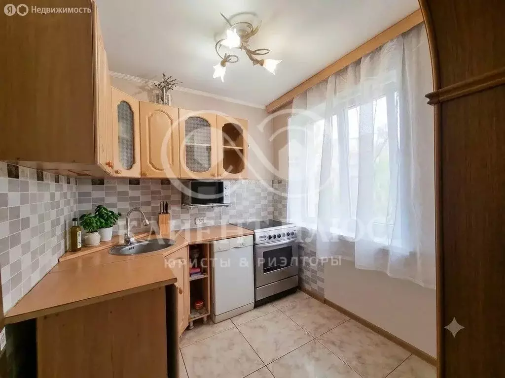 3-комнатная квартира: Корсаков, Корсаковская улица, 42 (60.8 м) - Фото 1