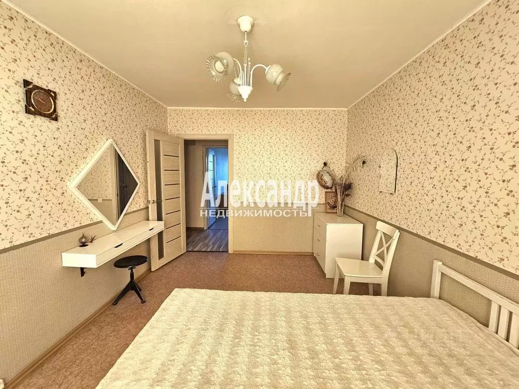 3-к кв. Санкт-Петербург Горелово тер., ул. Коммунаров, 120 (71.9 м) - Фото 0
