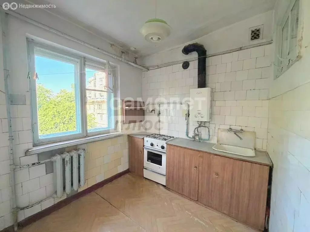 3-комнатная квартира: Нальчик, улица Идарова, 2 (56 м) - Фото 1