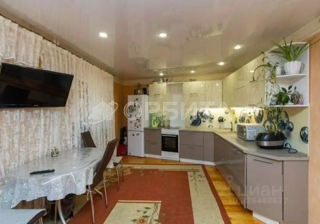 4-к кв. Тюменская область, Тюмень ул. Николая Чаплина, 132 (92.6 м) - Фото 1