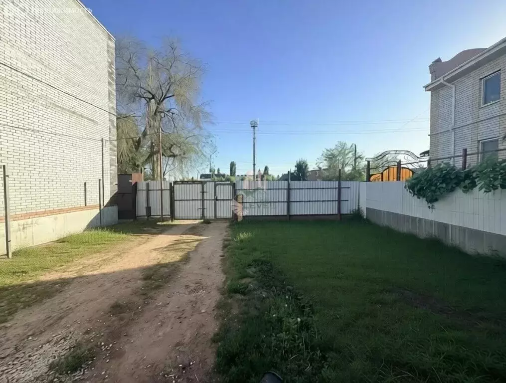 Дом в Энгельс, Саратовская улица (200 м) - Фото 2
