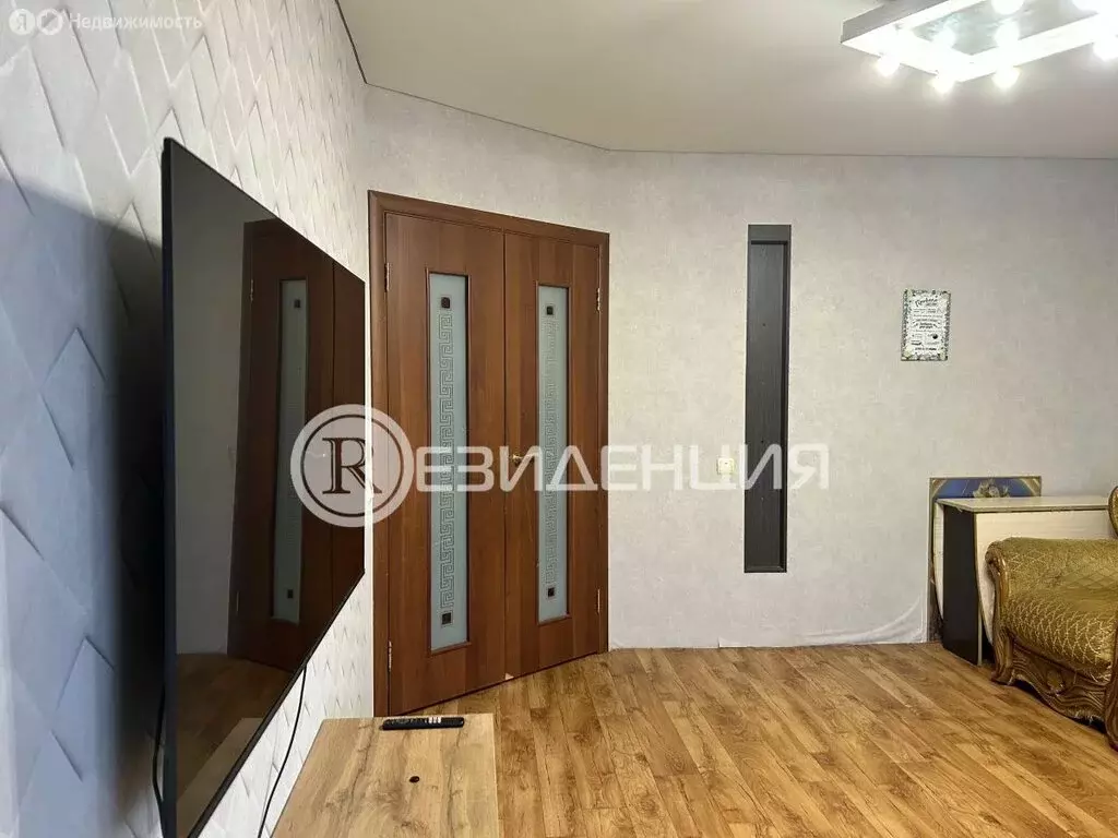 3-комнатная квартира: Пермь, улица Максима Горького, 51 (59.8 м) - Фото 1