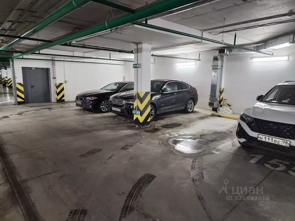 Гараж в Санкт-Петербург ул. Среднерогатская, 13к1 (13 м) - Фото 1