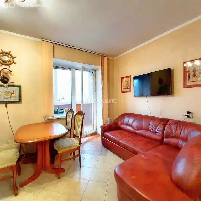 2-комнатная квартира: Калининград, улица Сержанта Мишина, 3 (60 м) - Фото 1