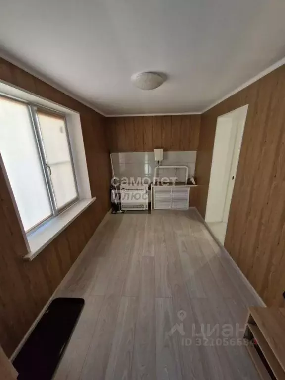 Дом в Калмыкия, Октябрьский район, пос. Большой Царын Фестивальная ул. ... - Фото 1