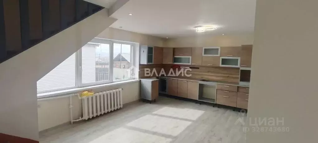 Дом в Бурятия, Иволгинский район, Иволгинское с/пос, с. Иволгинск ул. ... - Фото 1