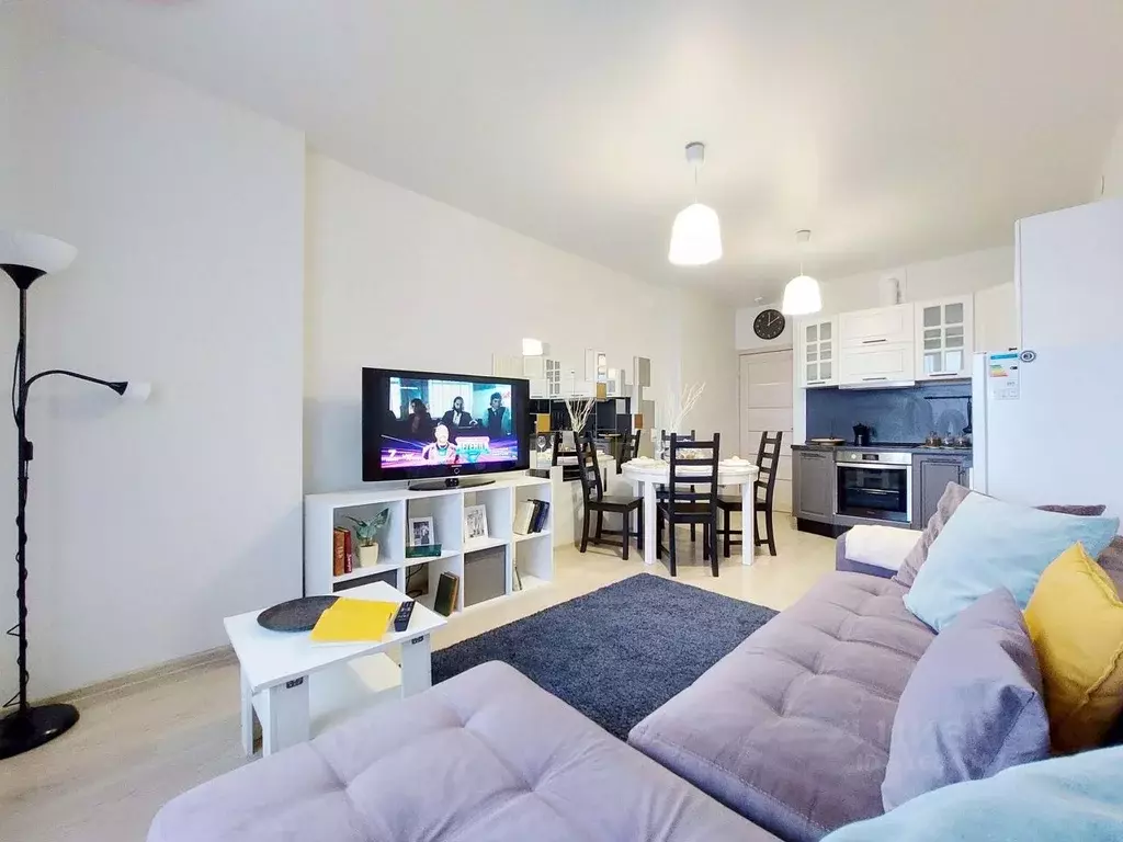 2-к кв. Татарстан, Казань ул. Оренбургский Тракт, 4Б (60.0 м) - Фото 0