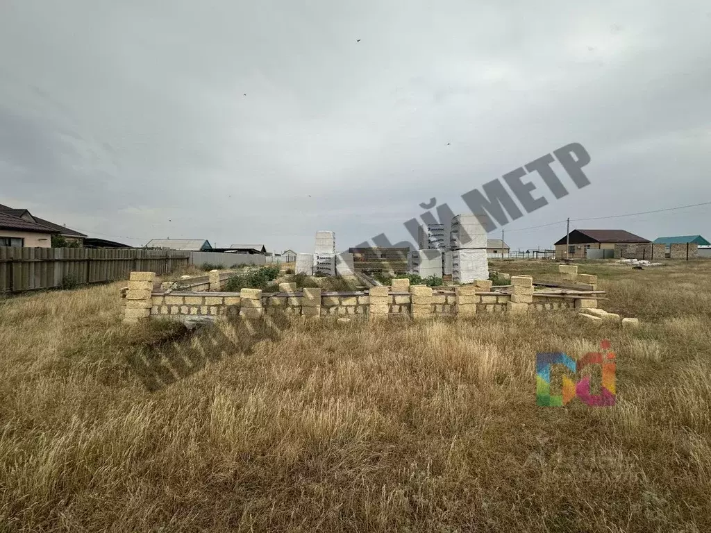 Дом в Калмыкия, Целинный район, с. Троицкое ул. Кудинова, 1 (90 м) - Фото 1