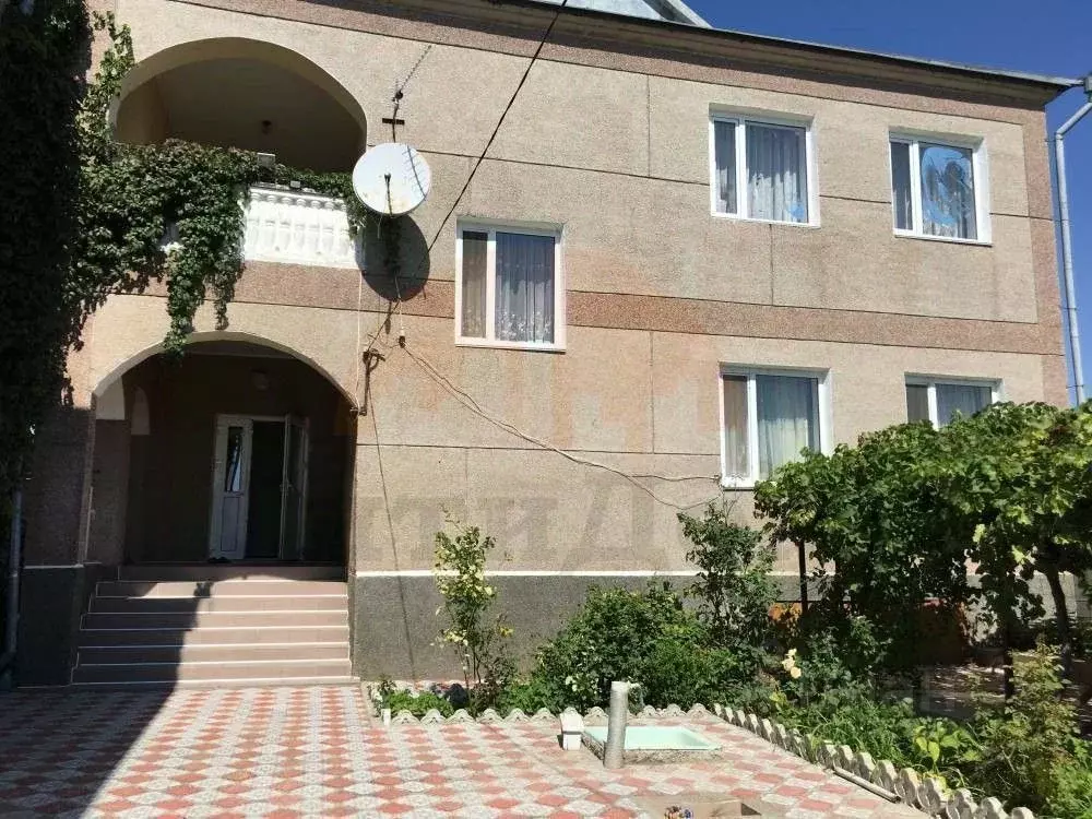 Дом в Крым, Сакский район, с. Фрунзе ул. Новоселов (830 м) - Фото 2