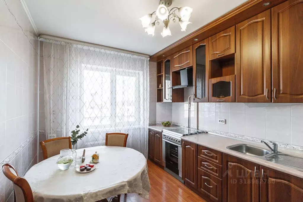3-к кв. Омская область, Омск ул. Дианова, 2 (64.1 м) - Фото 0