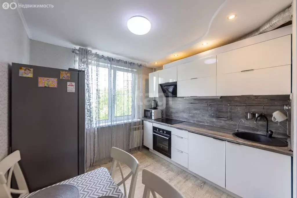 3-комнатная квартира: Хабаровск, улица Блюхера, 20 (62.3 м) - Фото 0