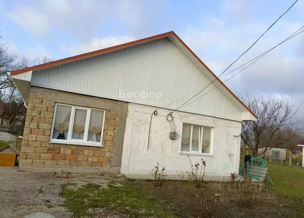 Дом в Крым, Кировский район, с. Синицыно ул. Советская (72 м) - Фото 1