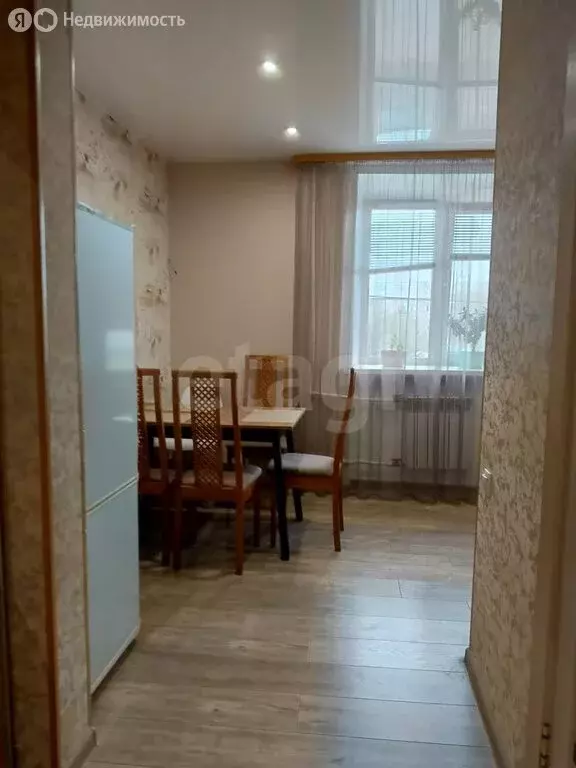3-комнатная квартира: Усть-Абакан, улица Добровольского, 21 (63.5 м) - Фото 1