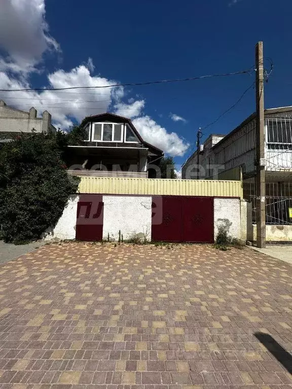 Дом в Крым, Сакский район, с. Штормовое  (100 м) - Фото 1