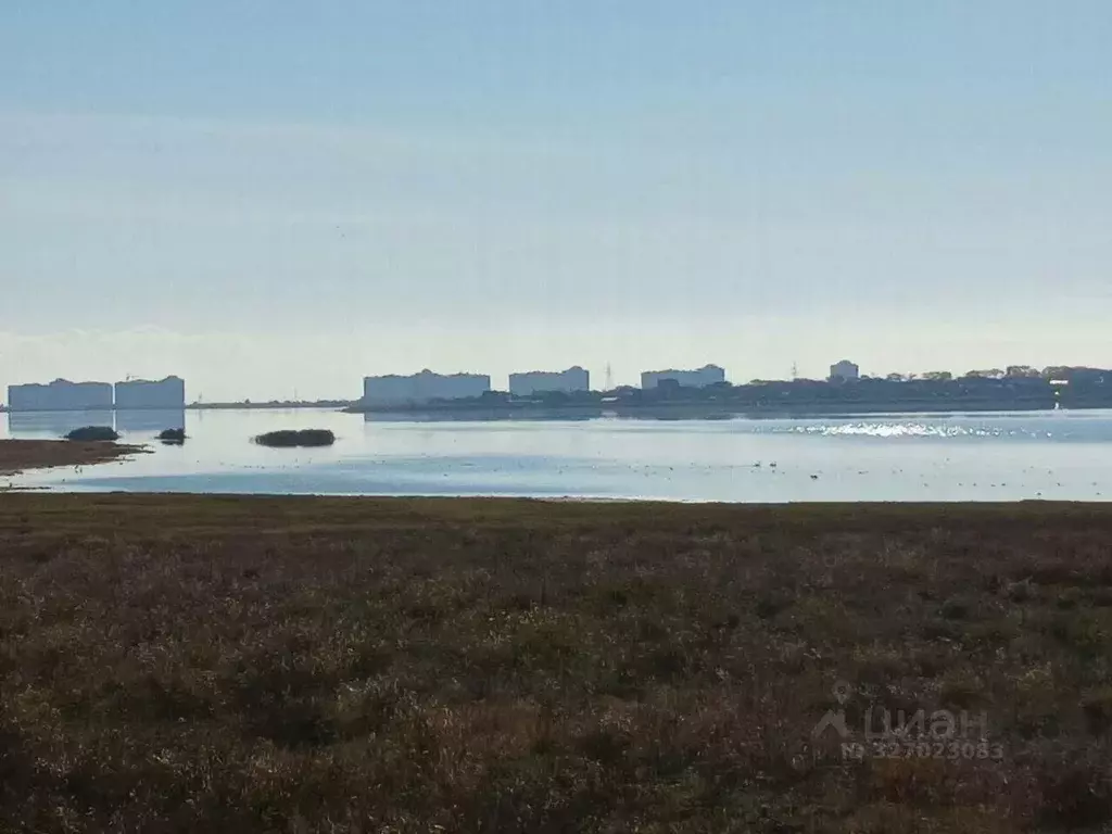 Участок в Крым, Сакский район, Суворовское с/пос, с. Лиманное  (6.8 ... - Фото 1