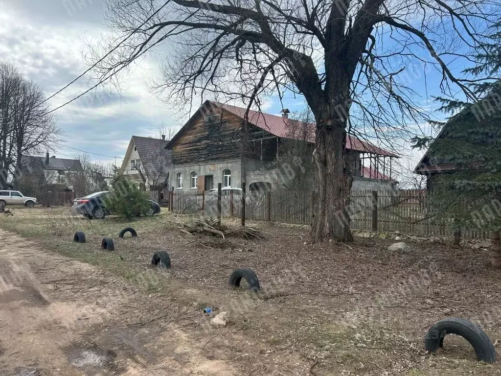 Дом в Тверская область, Старицкий муниципальный округ, д. Дубровино  ... - Фото 0