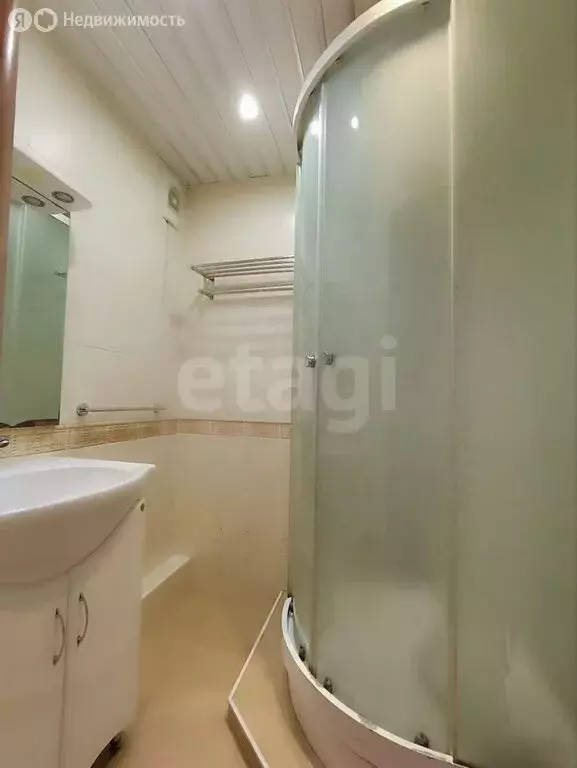 3-комнатная квартира: Пермь, улица Генерала Панфилова, 2 (68.5 м) - Фото 1