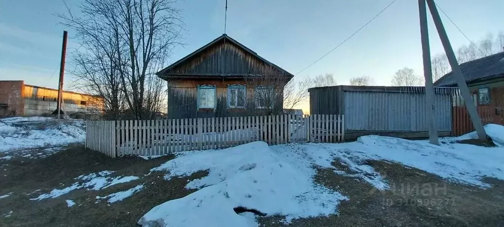 Дом в Свердловская область, Шалинский городской округ, с. Сылва ул. ... - Фото 1