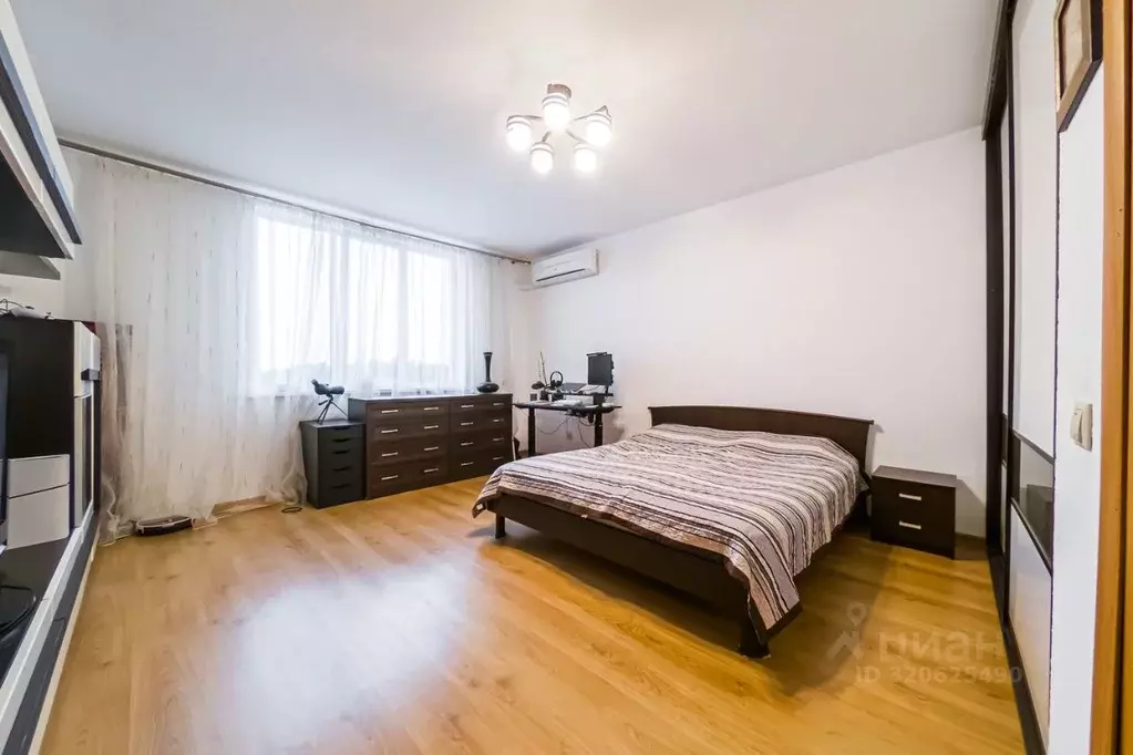 3-к кв. Свердловская область, Екатеринбург Широкая Речка мкр, ул. ... - Фото 1