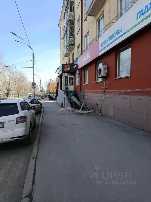 Помещение свободного назначения в Алтайский край, Барнаул просп. ... - Фото 1