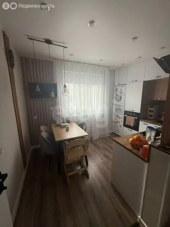 2-комнатная квартира: Новый Уренгой, проспект Губкина, 21 (56.6 м) - Фото 1