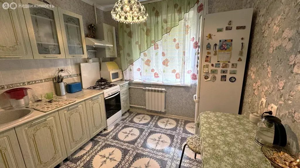 4-комнатная квартира: Волгодонск, улица Маршала Кошевого, 36 (72.5 м) - Фото 0